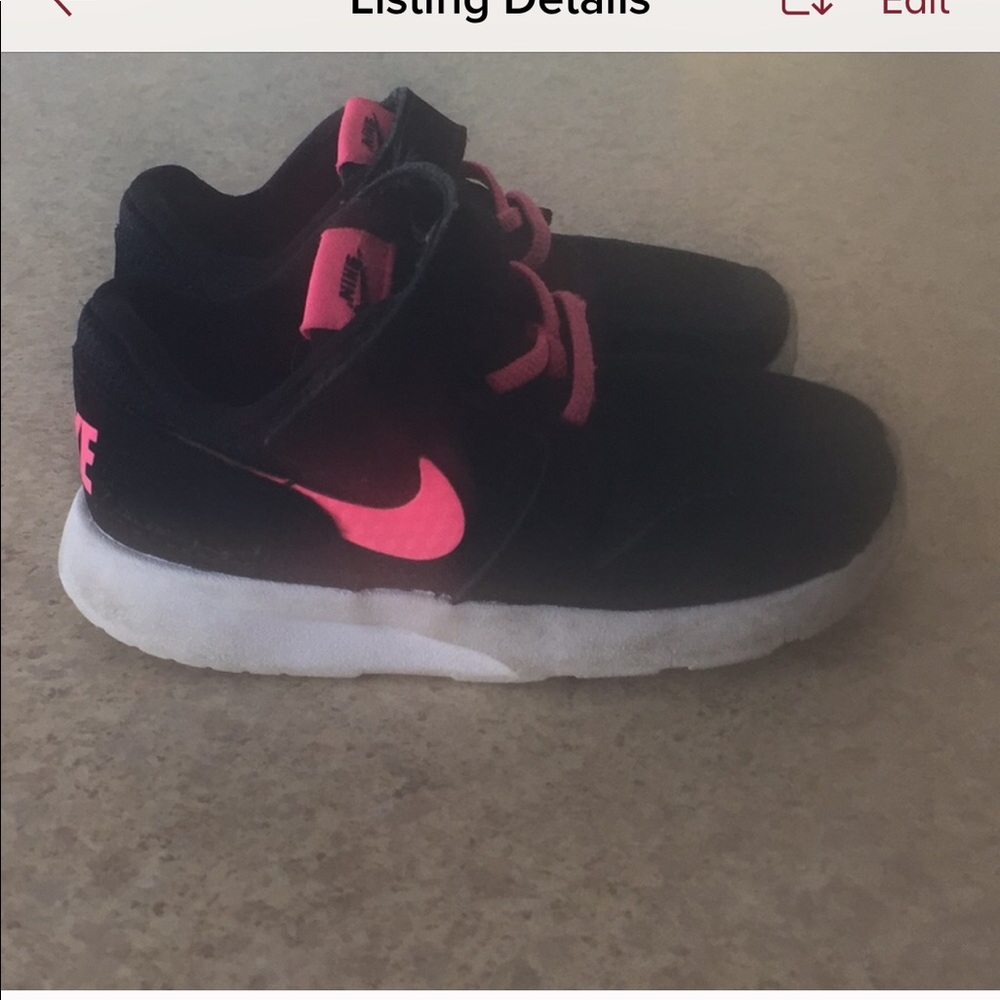 Toddler girls Nike shoes